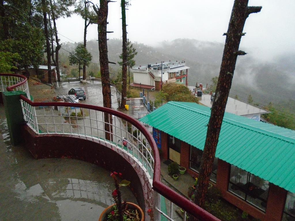 New Dolma Hotel Almora Esterno foto