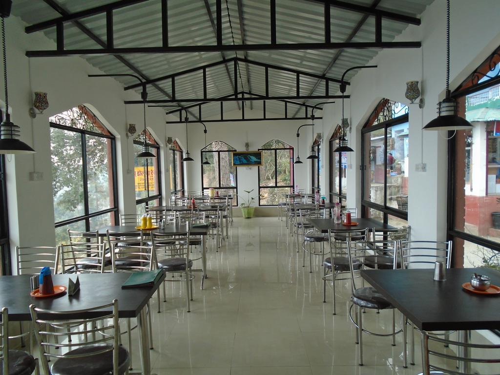 New Dolma Hotel Almora Esterno foto